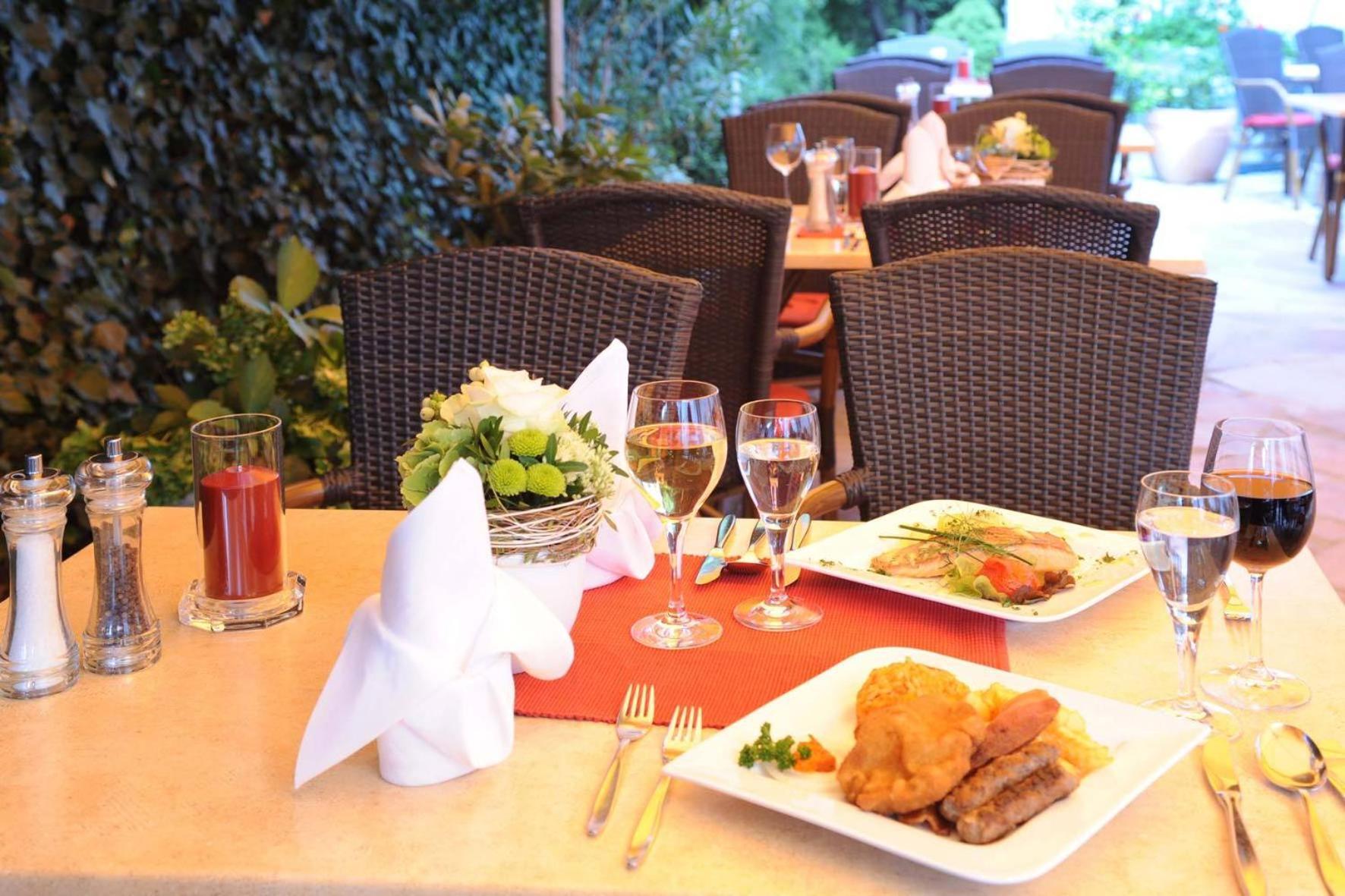 Hotel & Restaurant Hugenottengarten Friedrichsdorf Exterior foto