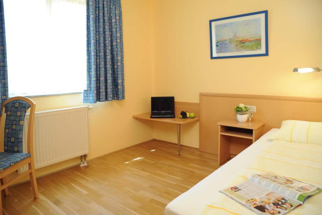 Hotel & Restaurant Hugenottengarten Friedrichsdorf Habitación foto